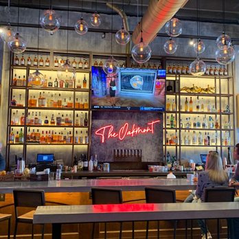 The Oakmont - Bar area - American Near Me - Indianapolis, Indiana The Oakmont - Bar area - American Near Me - Indianapolis, Indiana