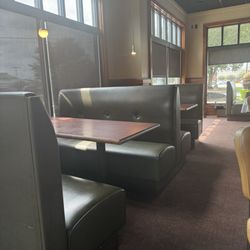Ruby Tuesday - Empty seats