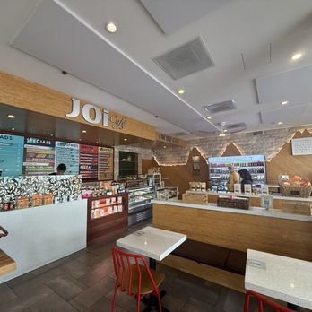 JOi Cafe - Clean refreshing dining area - Vegan Near Me - Westlake Village, California JOi Cafe - Clean refreshing dining area - Vegan Near Me - Westlake Village, California