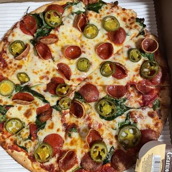 Pisanello's Pizza - Lukin' guuud..,check...the mozzarella cheese rolled to 1 side....check(fruuush ingredients). - Pizza Near Me - Mt Pleasant, Michigan Pisanello's Pizza - Lukin' guuud..,check...the mozzarella cheese rolled to 1 side....check(fruuush ingredients). - Pizza Near Me - Mt Pleasant, Michigan