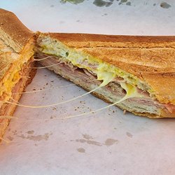 Aguila Sandwich Shop