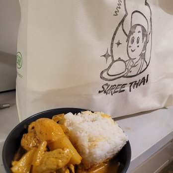 Suree Thai - My favourite yellow curry pork - Thai Near Me - Santa Ana, California Suree Thai - My favourite yellow curry pork - Thai Near Me - Santa Ana, California