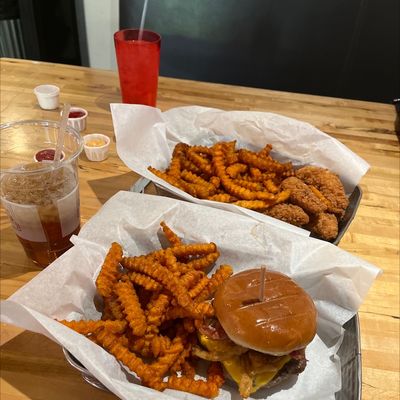 Steamies Burger Bar by null