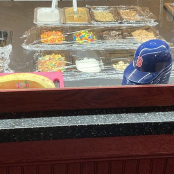 J P Licks - Charles Street - Topping bar that might have been "closed" 2.5 hours before the shop closed? - Ice Cream & Frozen Yogurt Near Me - Boston, Massachusetts