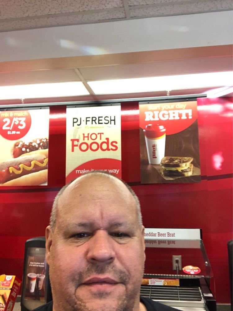 FLYING J TRAVEL CENTER Updated September 2024 12 Photos 1810 S