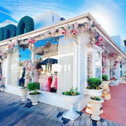 Lido Marina Village - Such a beautiful clothing boutique!