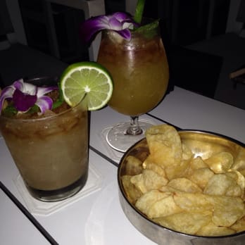 House Without A Key - Mai Tais & complimentary Maui Onion chips - Seafood Near Me - Honolulu, Hawaii