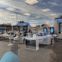 AT&T Store - The rude associate with his back to me.