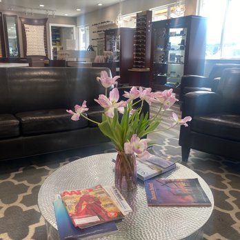 Valley Eyecare & Eyewear Gallery - Waiting area - Optometrists Near Me - Gardnerville, Nevada Valley Eyecare & Eyewear Gallery - Waiting area - Optometrists Near Me - Gardnerville, Nevada