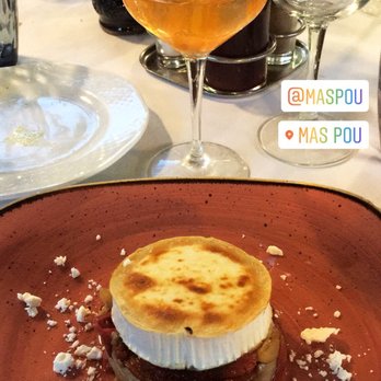 Mas Pou - Timbal d'escalivada amb formatge de cabra - Catalan Near Me - Palau Sator, GI Mas Pou - Timbal d'escalivada amb formatge de cabra - Catalan Near Me - Palau Sator, GI