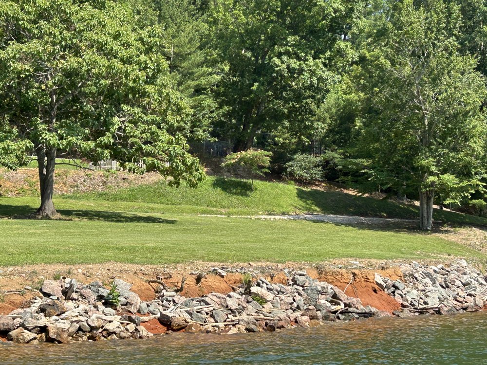 Lakeview Marina Logo