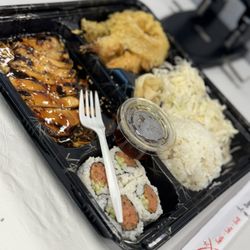 Daisho Sushi - Teriyaki Chicken Bento Box Lunch w/ Spicy Tuna Roll