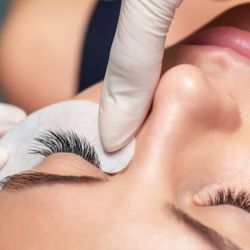 Eléve Style Lash Brow Nail Bar