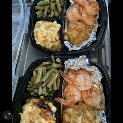 Kelly’s Kickin Cuisine - Crab cake and shrimp
