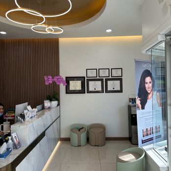 Oasis MD - Comfortable waiting areas - Skin Care Near Me - Vancouver, British Columbia Oasis MD - Comfortable waiting areas - Skin Care Near Me - Vancouver, British Columbia