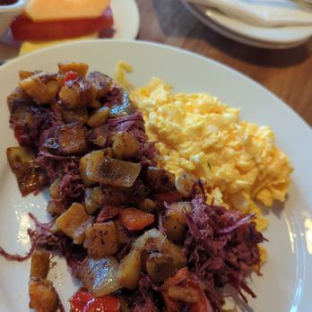 Die BierStube - Corned beef hash - German Near Me - Seattle, Washington