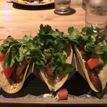 Moku Kitchen - Cocktail Bars Near Me - Honolulu, Hawaii