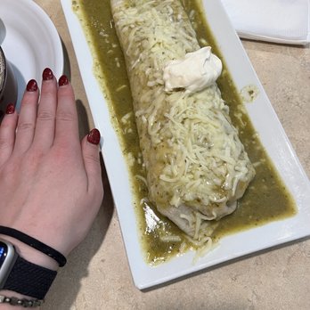 Fonda La Taquiza - Burrito en chile verde - Latin American Near Me - Charlotte, North Carolina Fonda La Taquiza - Burrito en chile verde - Latin American Near Me - Charlotte, North Carolina