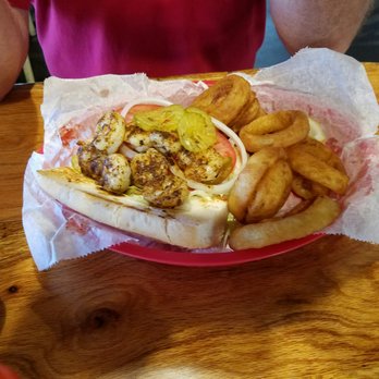 Big Daddy's Grill - Brian had the shrimp po boy and I had a hamburger both wre yummy! - Seafood Near Me - Fairhope, Alabama