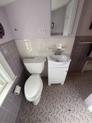 CMH Contracting Logo