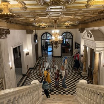 Chicago Athletic Association Hotel - Hotel entrance and first floor area - Hotels Near Me - Chicago, Illinois
