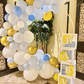 Villa Gennaro - a balloon arch for a baby shower - Italian Near Me - Edison, New Jersey