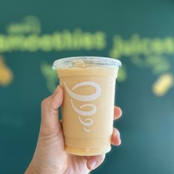 White Gummi (blend of mangos, pineapple, raspberry, orange and lime)