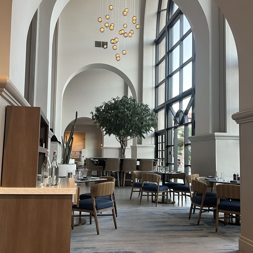 La Luz Indoor Seating La Luz Indoor Seating
