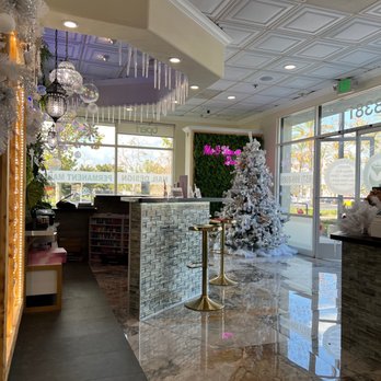 Luxe Nails - Christmas decor - Nail Salons Near Me - Buena Park, California