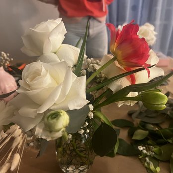 Brooks Floral & Co - Flower workshop - Florists Near Me Brooks Floral & Co - Flower workshop - Florists Near Me