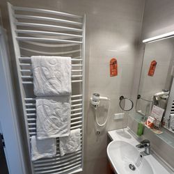 Hotel Victoria - Towel warmer rack