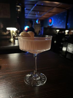 Kenwood Tavern by null