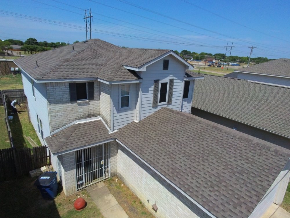 Slide of Vasquez Roofing