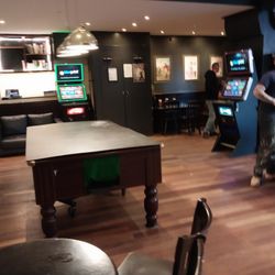 Boston Arms - Pool Table