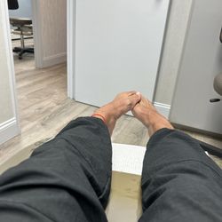 Forest Hills Podiatric Medical Care - Rooms are clean - don't mind the feet lol