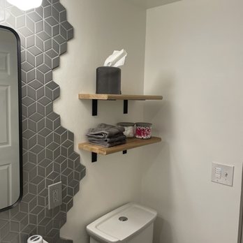 Dalcinco Carpentry And Painting - Floor to ceiling backsplash with raw edge - Carpenters Near Me - Portland, Oregon Dalcinco Carpentry And Painting - Floor to ceiling backsplash with raw edge - Carpenters Near Me - Portland, Oregon