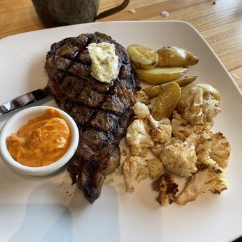 7 Devils Waterfront Alehouse - Ny Strip - Seafood Near Me - Coos Bay, Oregon