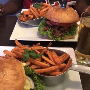 Cheesecake No. 122 - Bacon burger with sweet potatoes fries - Burgers Near Me - Kaiserslautern, RP Cheesecake No. 122 - Bacon burger with sweet potatoes fries - Burgers Near Me - Kaiserslautern, RP