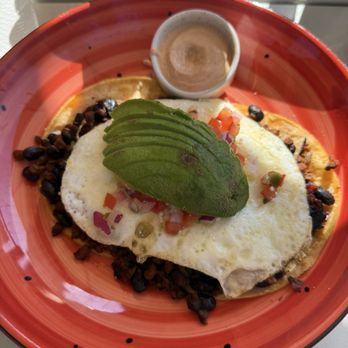Firefall Ranch Yosemite - Huevos rancheros - Hotels Near Me - Groveland, California