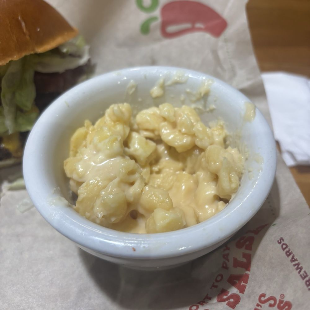 Chili's - My half ass filled white cheddar cheese Mac and cheese - Bars Near Me - Bay City, Texas Chili's - My half ass filled white cheddar cheese Mac and cheese - Bars Near Me - Bay City, Texas