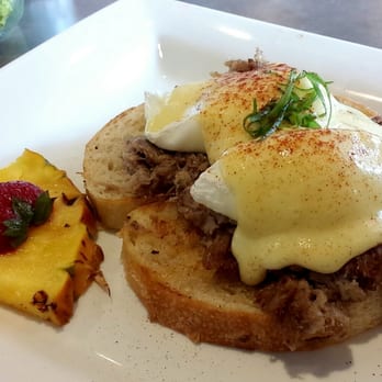 Moena Café - Kalua Pig Benedict - Cafes Near Me - Honolulu, Hawaii Moena Café - Kalua Pig Benedict - Cafes Near Me - Honolulu, Hawaii