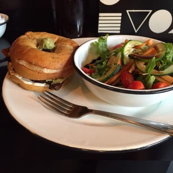 A Vuelta de Bagel - Pa que se les antoje - Cafeteria Near Me - México, D.F., DIF A Vuelta de Bagel - Pa que se les antoje - Cafeteria Near Me - México, D.F., DIF