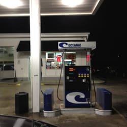 Oceanic Gas and service Station - Sign doesn't match gas prices