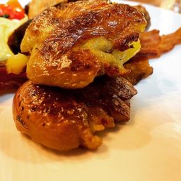 CRISPY SMASHED FINGERLING POTATOES