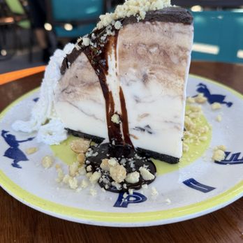 Leilani's On The Beach - Hula Pie for the win! - Seafood Near Me - Lahaina, Hawaii Leilani's On The Beach - Hula Pie for the win! - Seafood Near Me - Lahaina, Hawaii