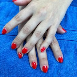Artistic Nails & Spa - Nails artist