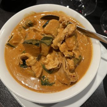 Thai Dishes - Thai Near Me - Santa Monica, California