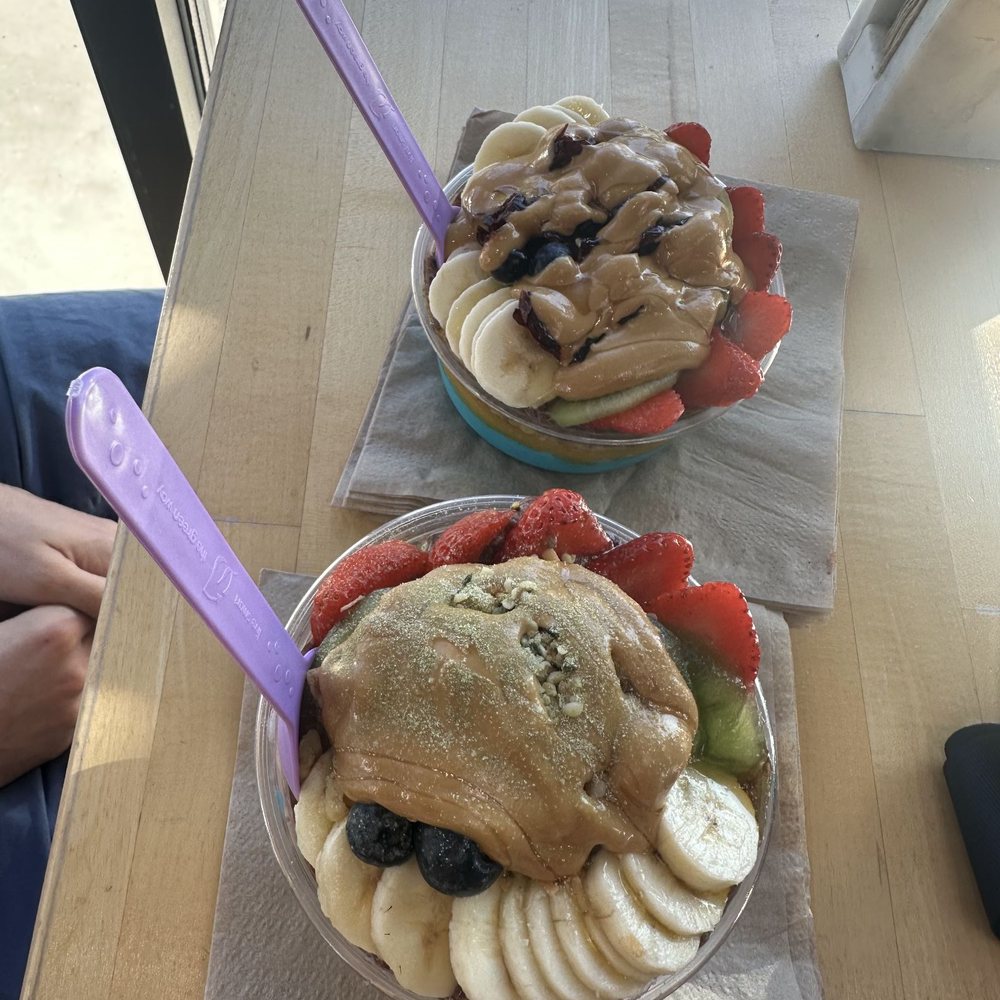 Island Bodega - Small (top) and medium (bottom). Topped with nut butter and delicious toppings underneath - Acai Bowls Near Me - Cerritos, California