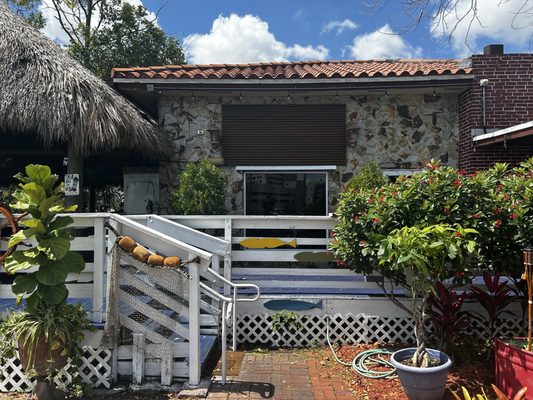 Uncle Hanks’ Hideaway by null