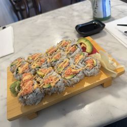 Min Sushi Restaurant - Spicy tuna rolls